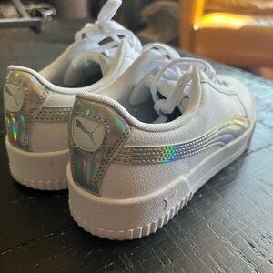 Women’s Puma Sneakers.